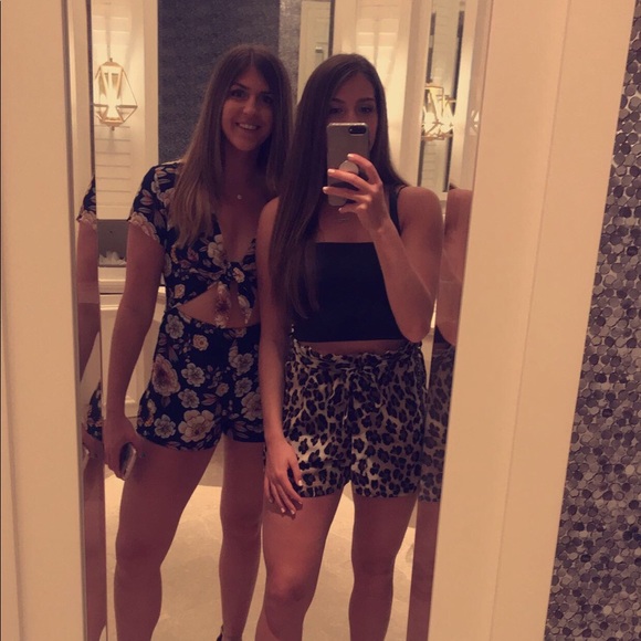 Meet the Posher - Picture 3 of 3